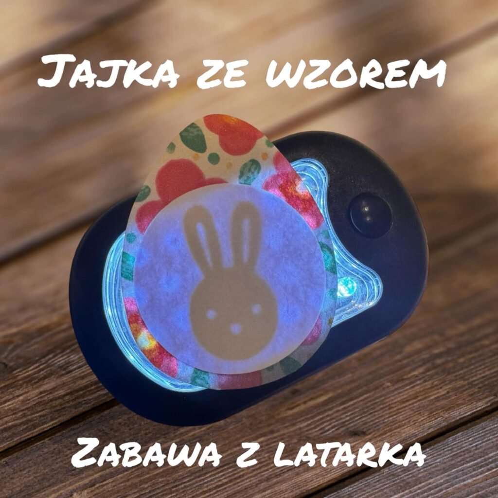 ZABAWA Z LATARKĄ "CO UKRYŁO SIĘ W JAJECZKU"