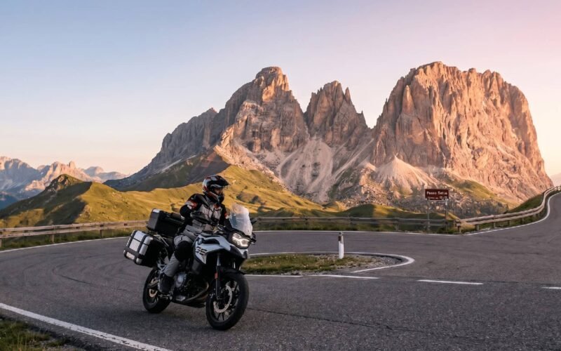 Motocyklowa wyprawa do Dolomitów – Alpy Wschodnie & legendarnie kręte drogi 2026